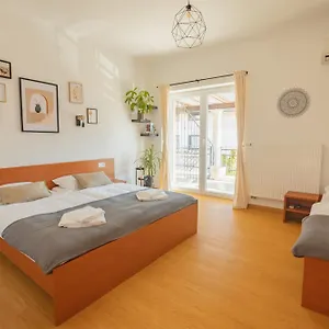 Klara Apartman
