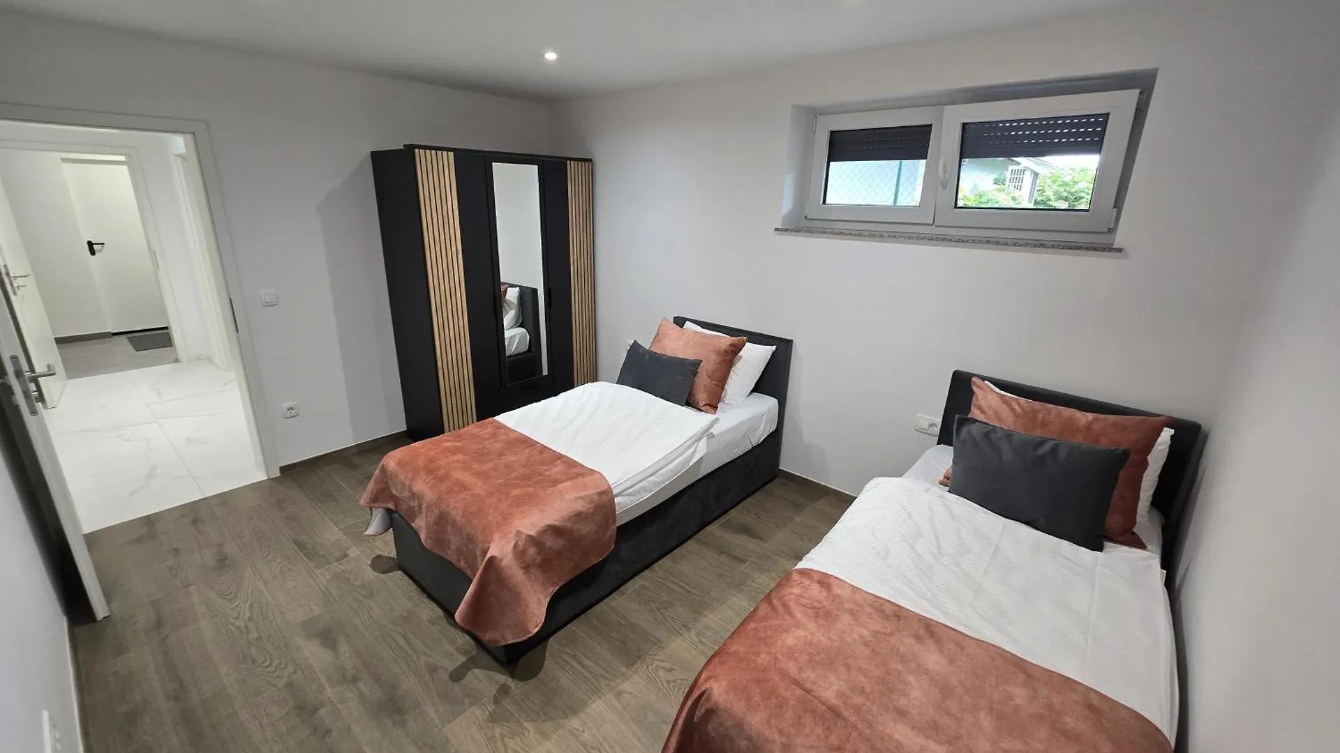 Golden Oasis Free Private Parking 0*, Ljubljana Slovenia