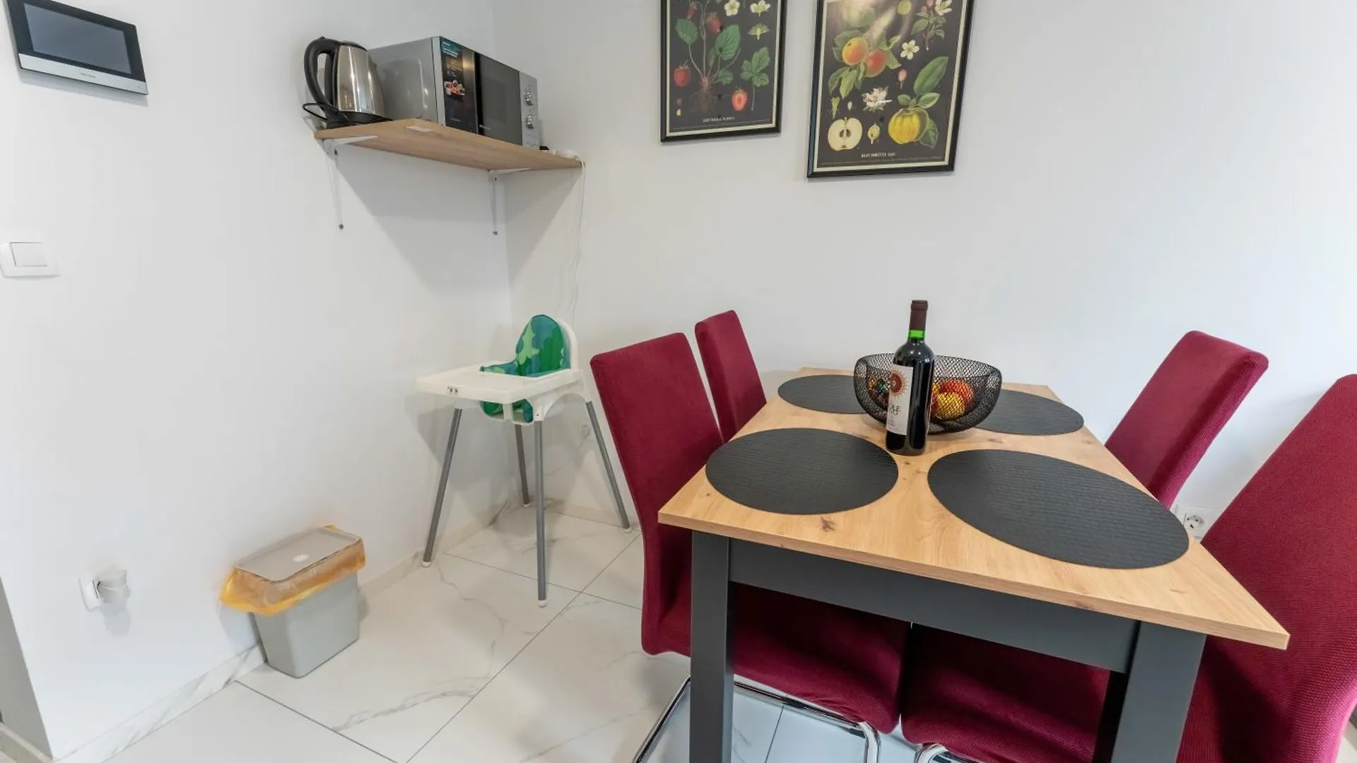 Golden Oasis Free Private Parking 0*, Ljubljana