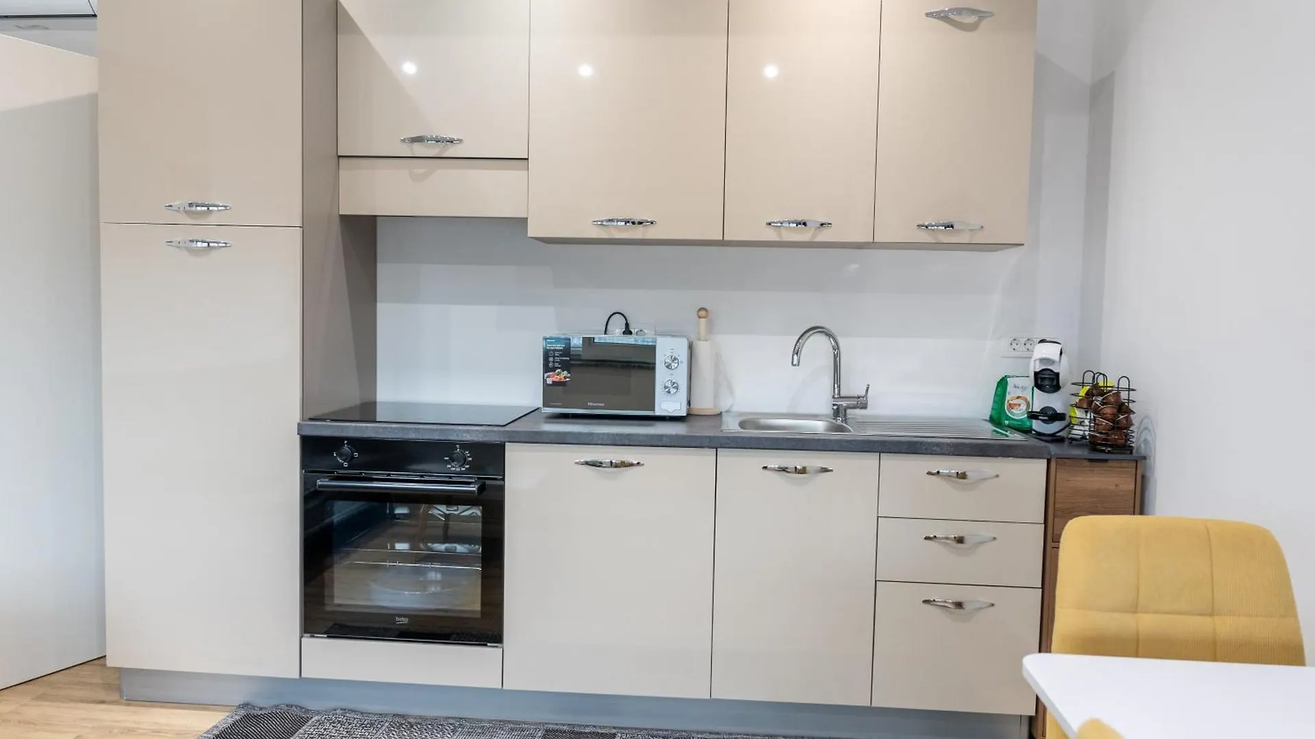 Golden Oasis Free Private Parking Apartman